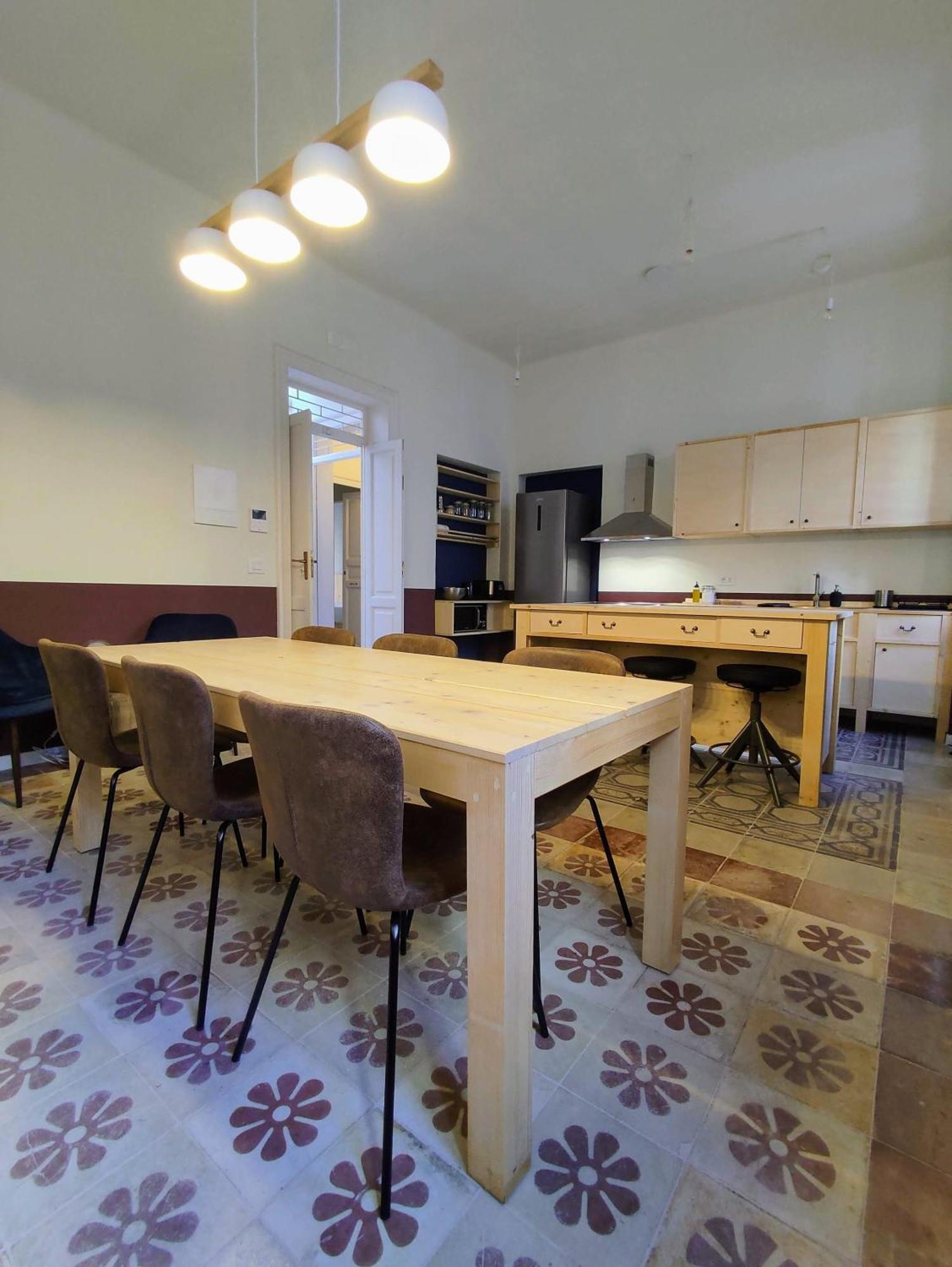 Lostabile Guesthouse & Coworking Bari Extérieur photo